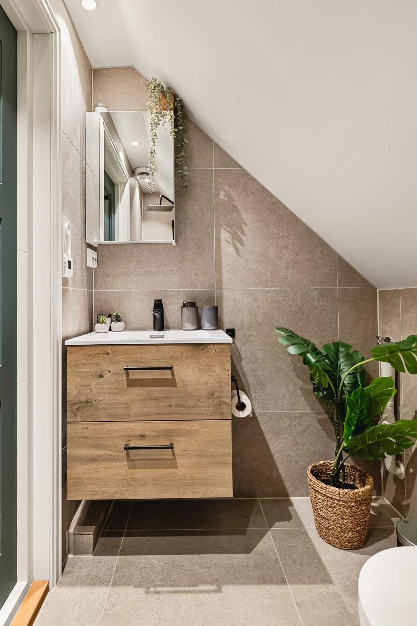 Ferienwohnung 2024 Renovated Luxury Penthouse! Up To 9 Guests! Bergen Exterior foto